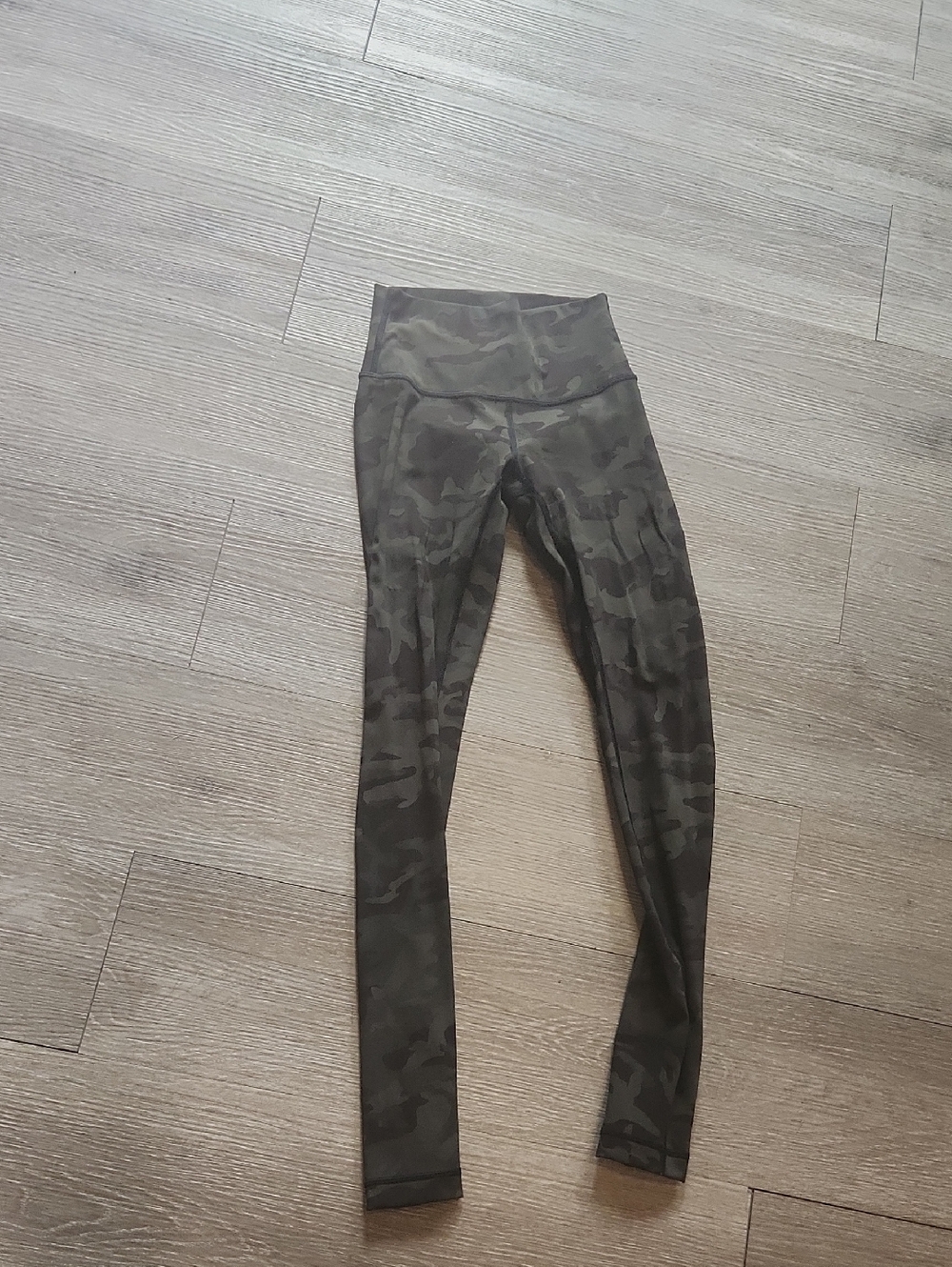 lululemon black camo athletic leggings